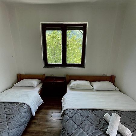 Lazer Cardaku Guesthouse Valbona Esterno foto