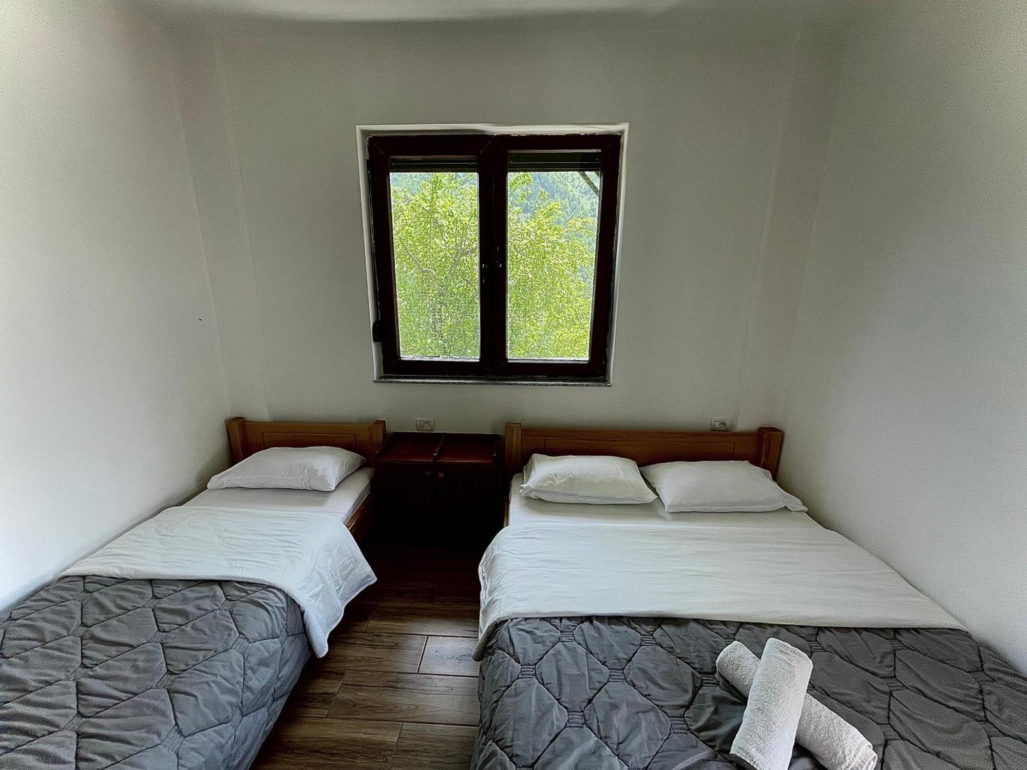 Lazer Cardaku Guesthouse Valbona Esterno foto