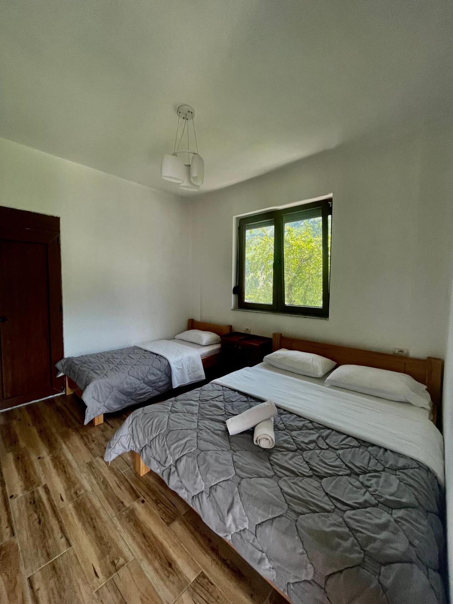 Lazer Cardaku Guesthouse Valbona Esterno foto