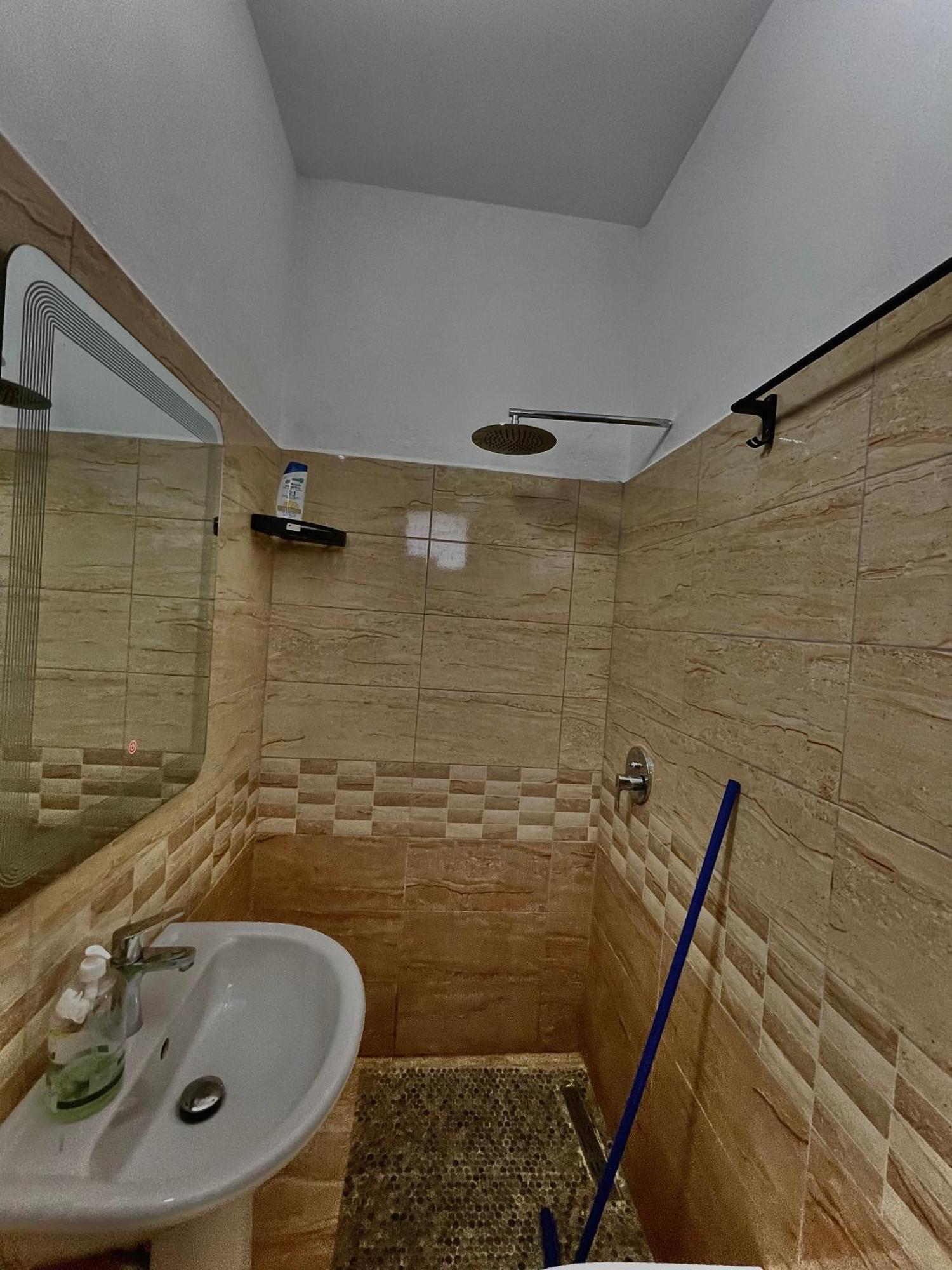 Lazer Cardaku Guesthouse Valbona Esterno foto