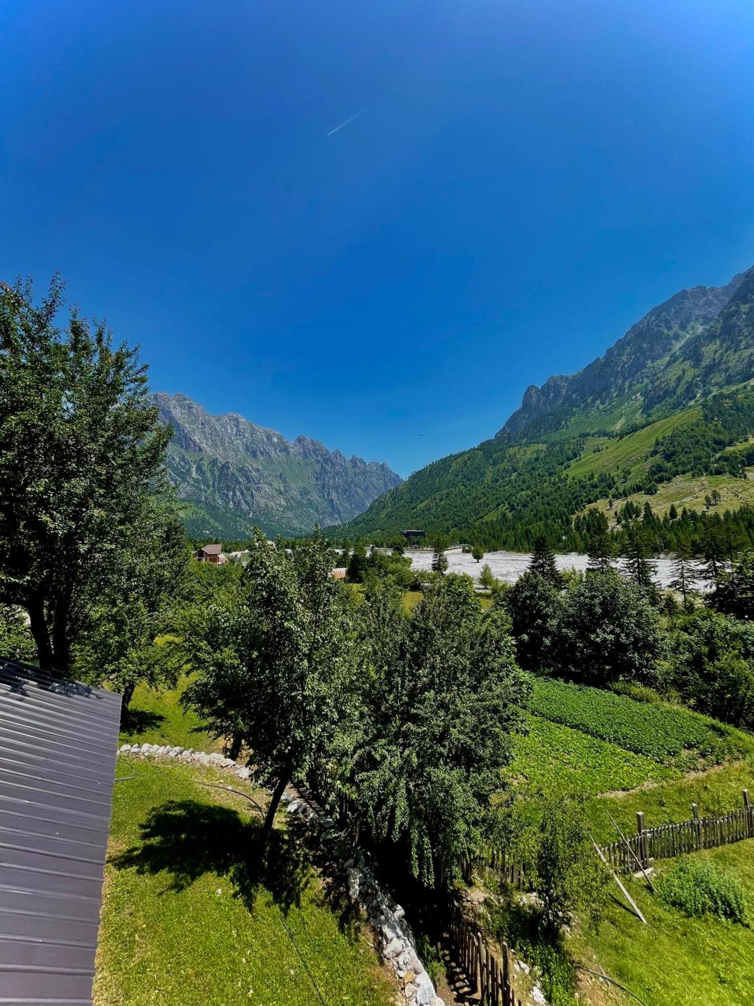 Lazer Cardaku Guesthouse Valbona Esterno foto