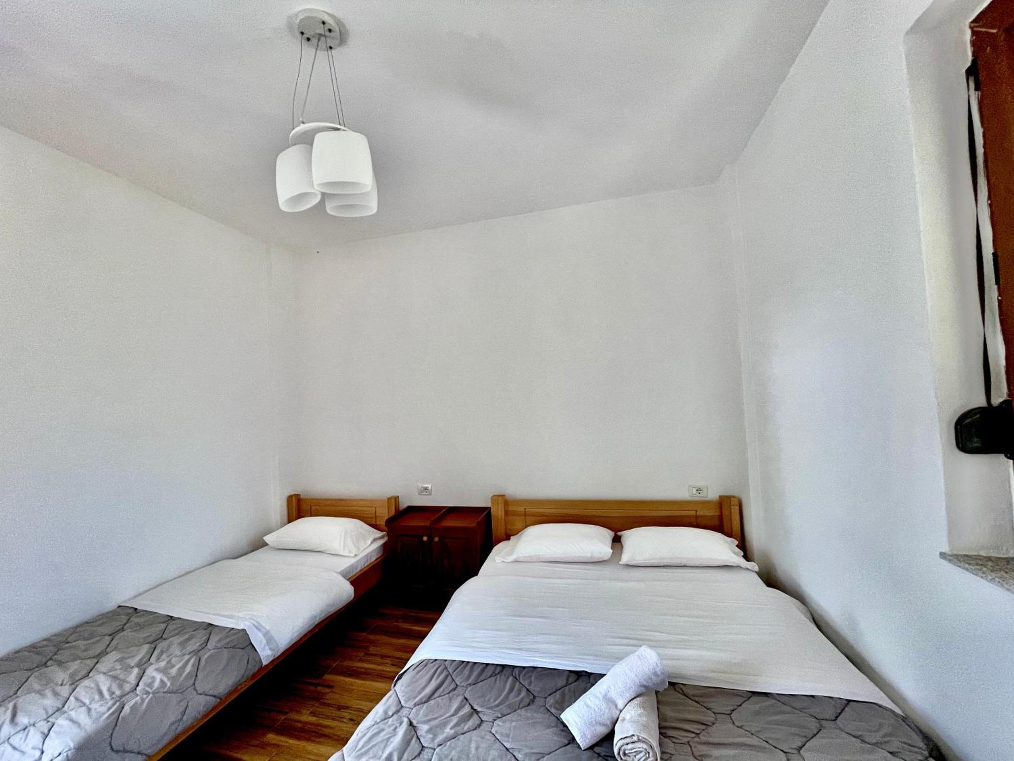 Lazer Cardaku Guesthouse Valbona Esterno foto