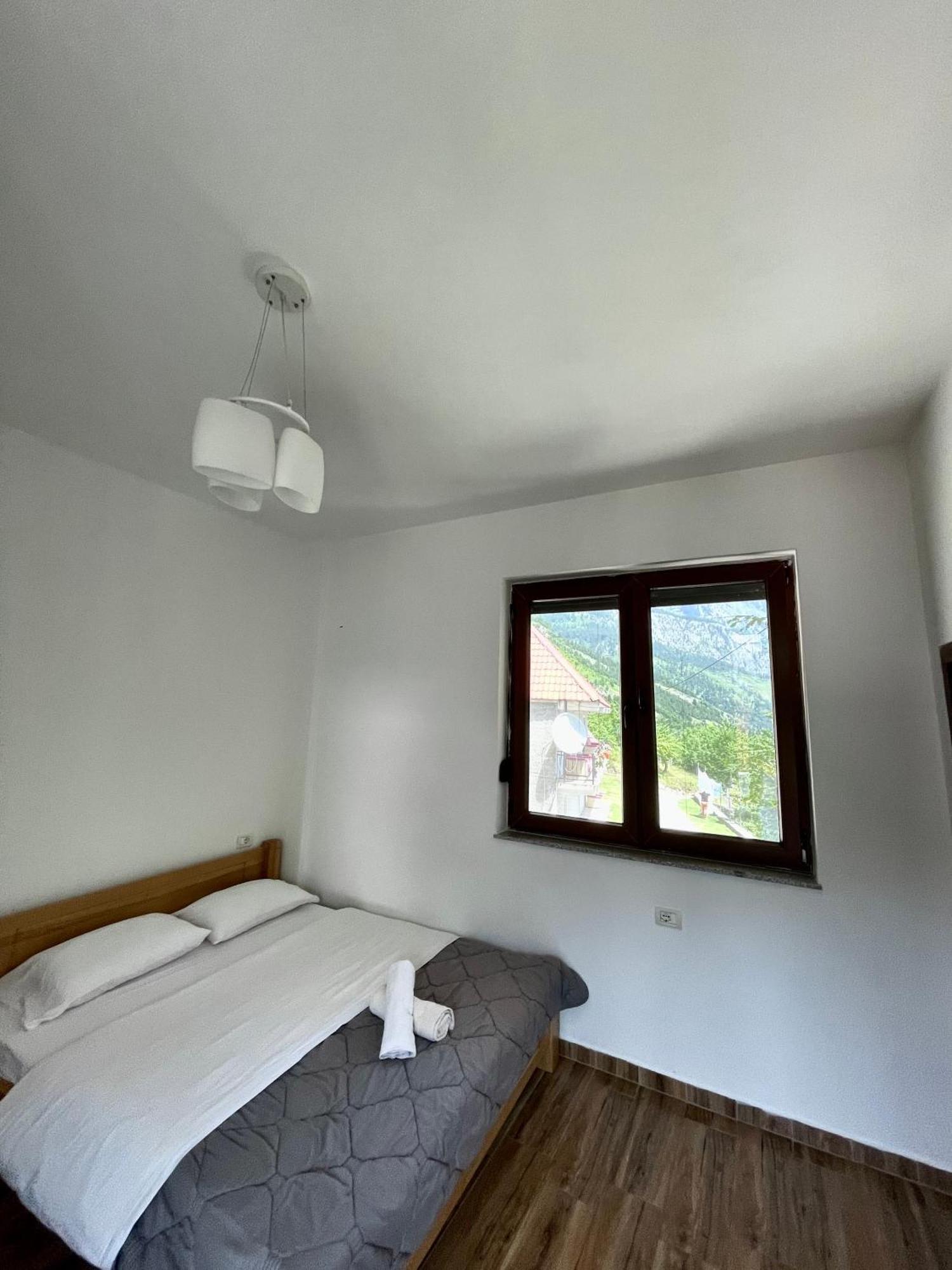 Lazer Cardaku Guesthouse Valbona Esterno foto