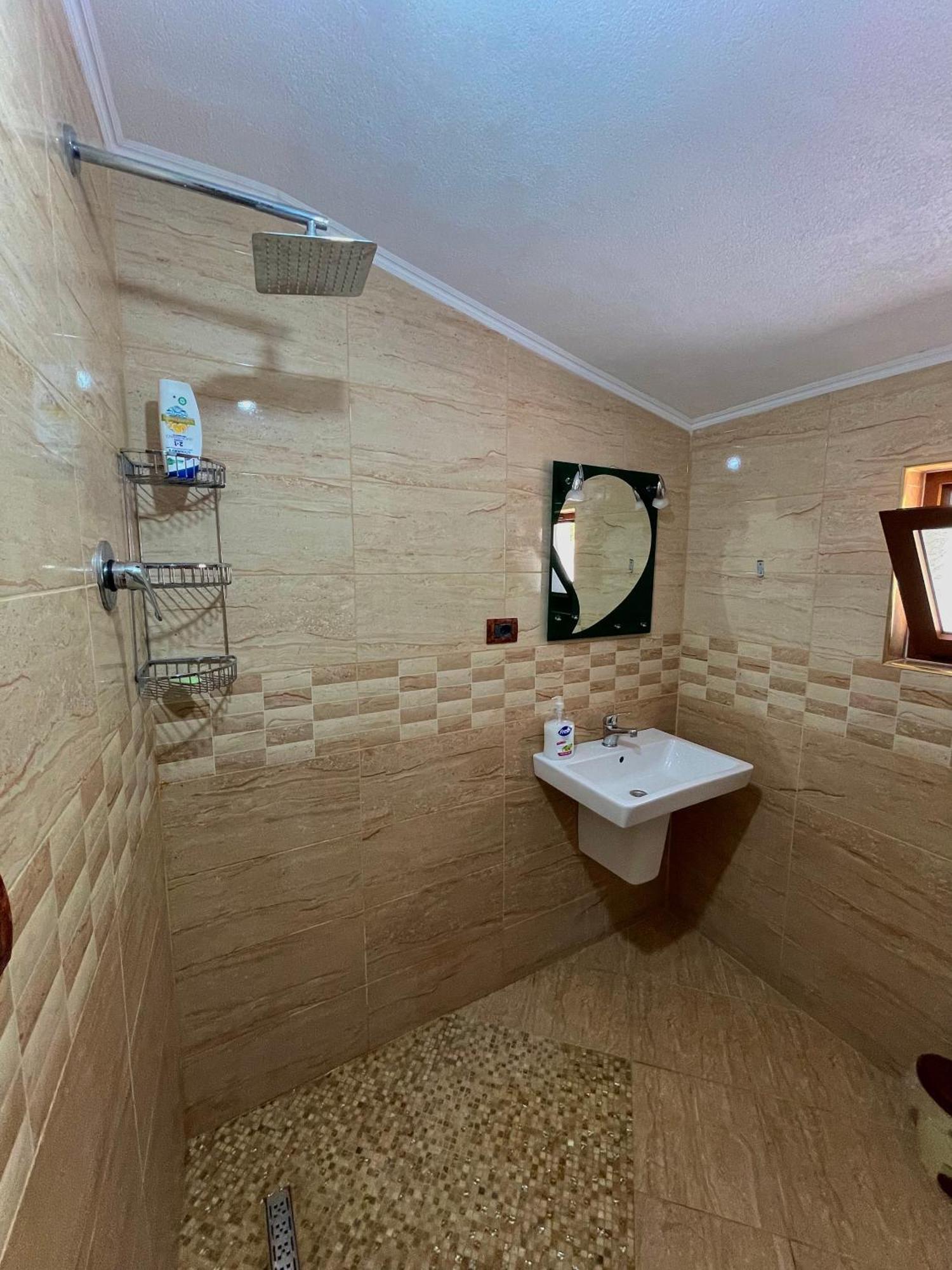 Lazer Cardaku Guesthouse Valbona Esterno foto