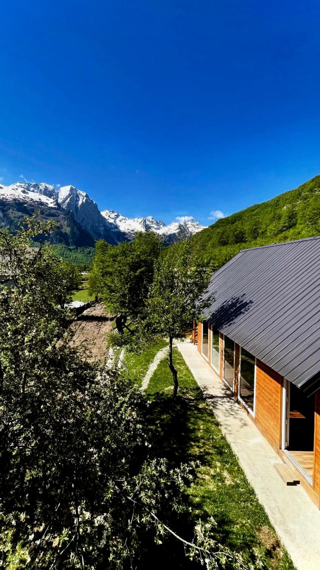 Lazer Cardaku Guesthouse Valbona Esterno foto