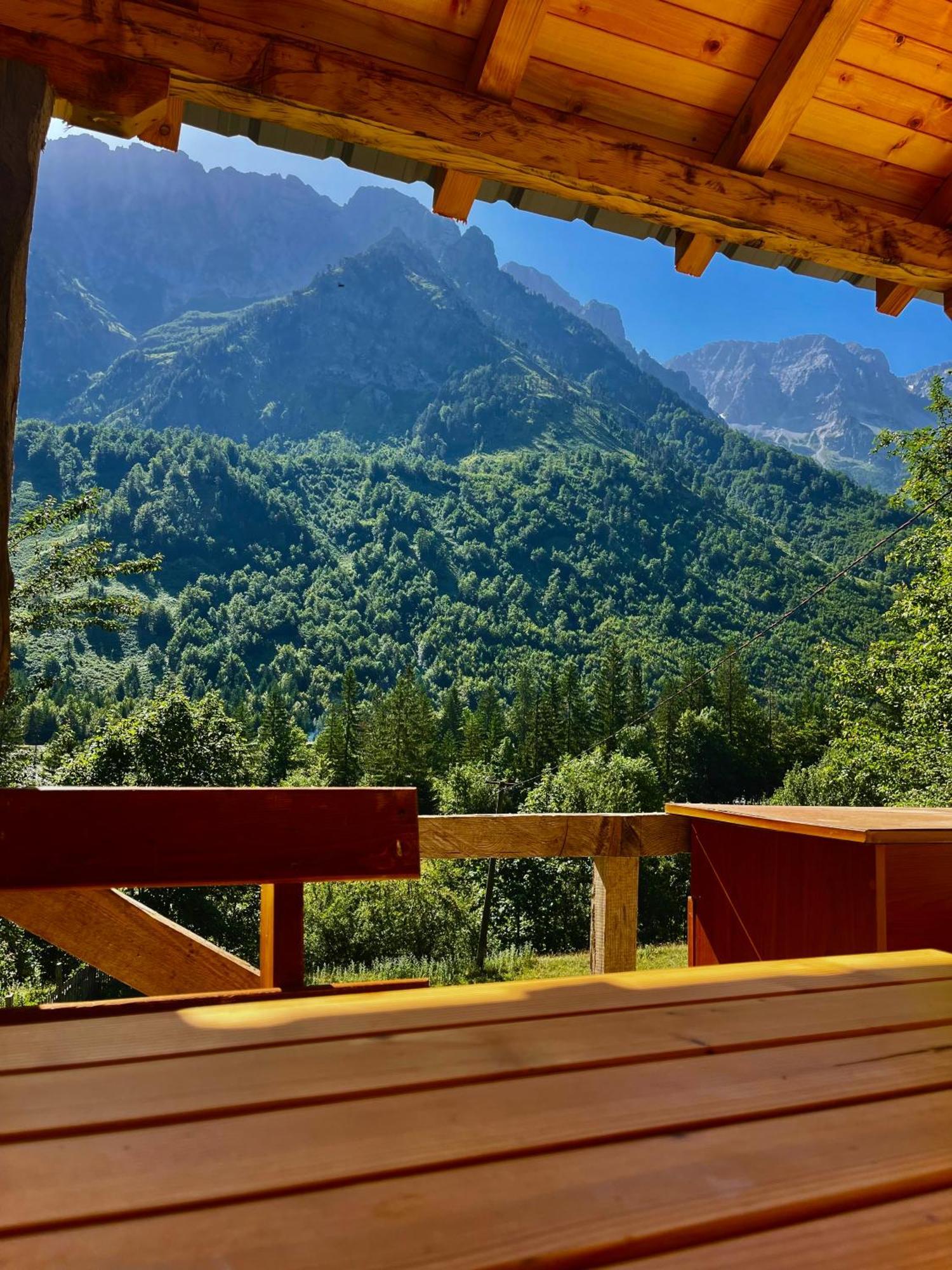 Lazer Cardaku Guesthouse Valbona Esterno foto