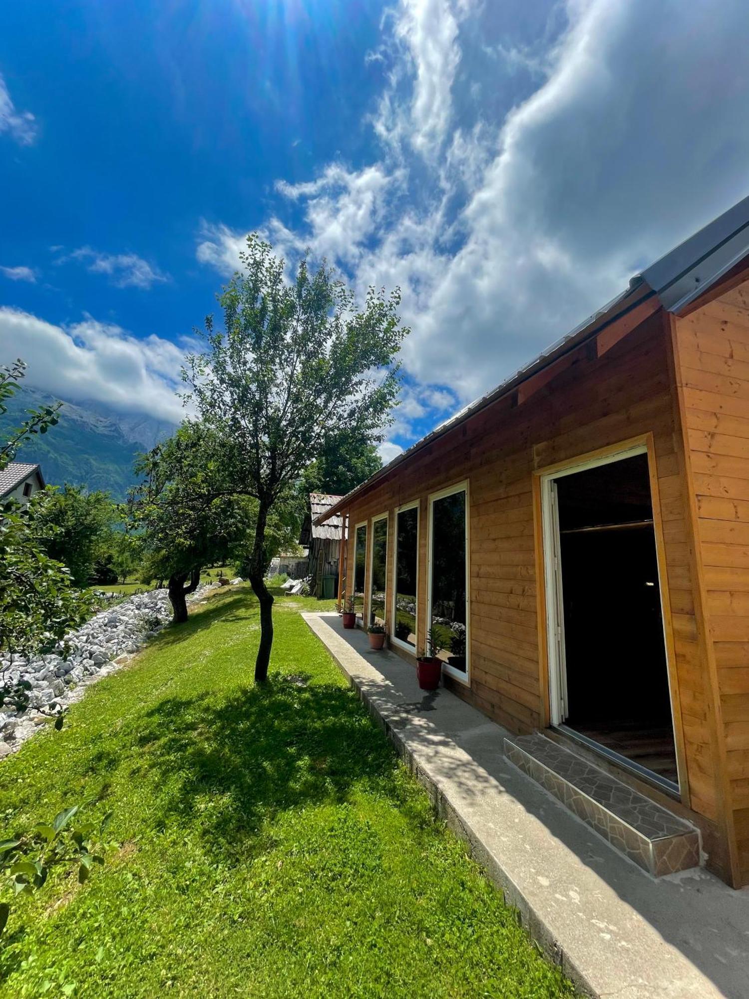 Lazer Cardaku Guesthouse Valbona Esterno foto