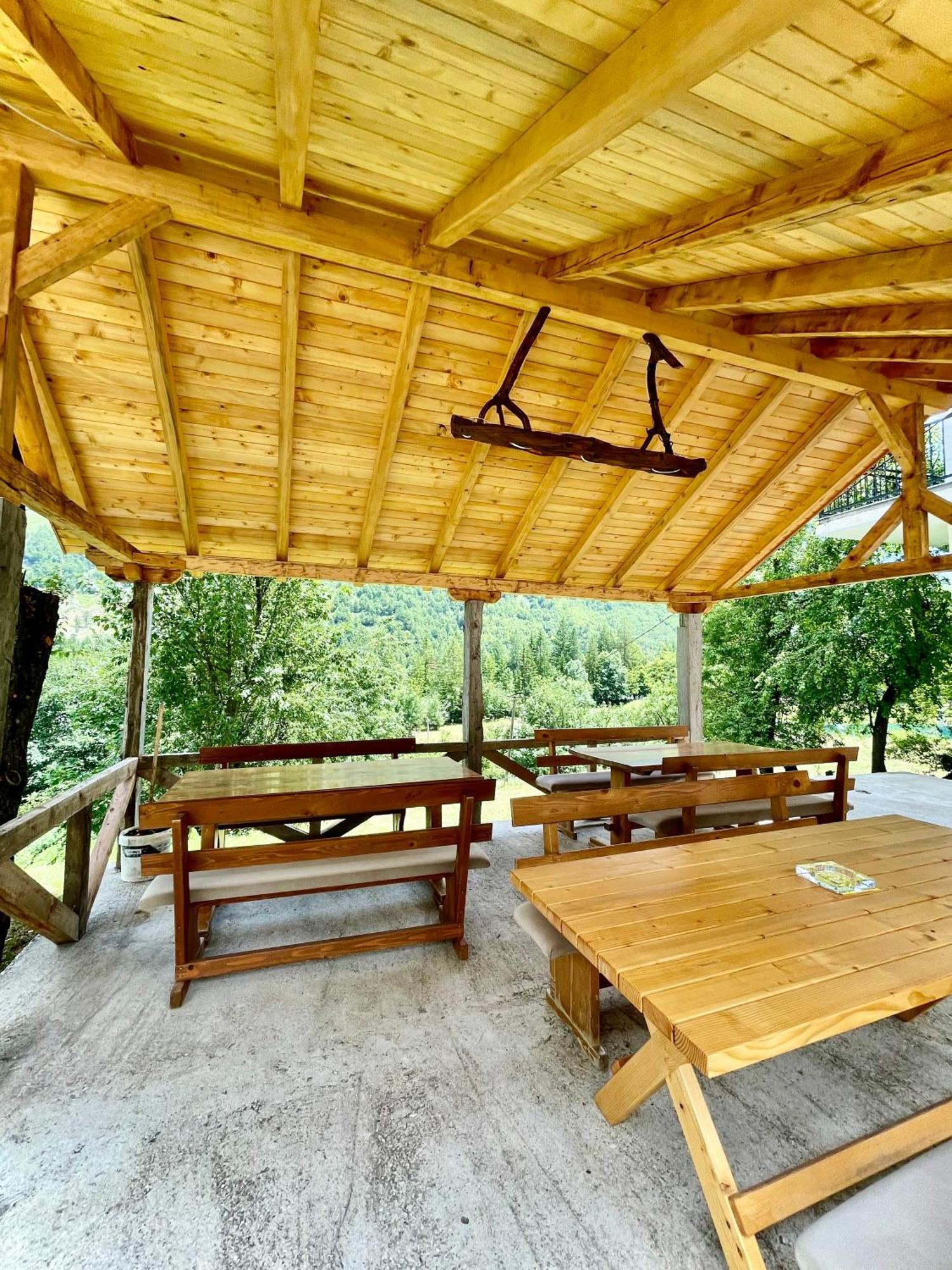 Lazer Cardaku Guesthouse Valbona Esterno foto