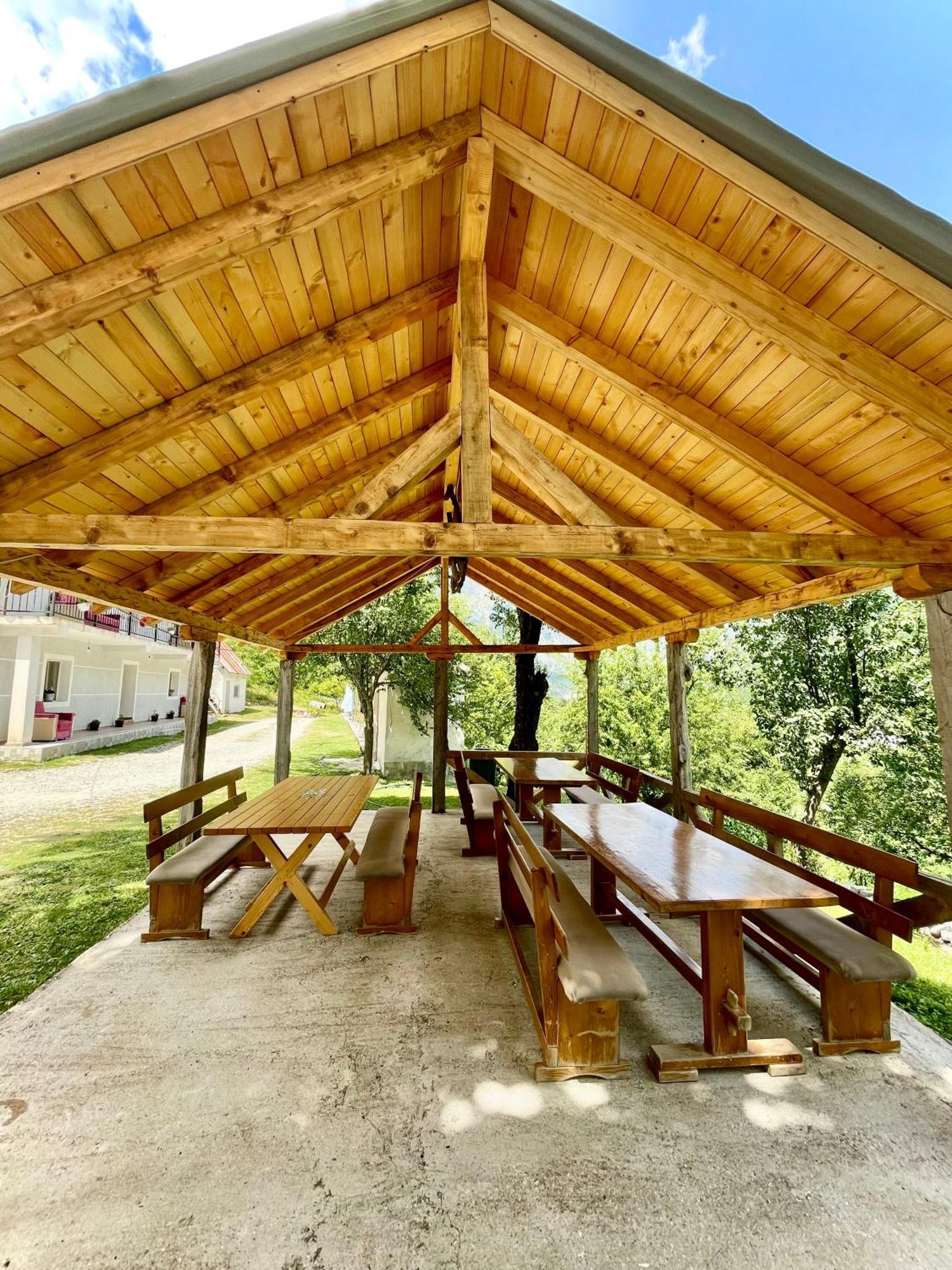 Lazer Cardaku Guesthouse Valbona Esterno foto